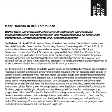 Pressebericht von proHolzBW über eine Informationsveranstaltung bei Bauer Holzbau in Satteldorf-Gröningen, bei der 35 amtierende und ehemalige Bürgermeisterinnen und Bürgermeister über kommunale Holzbauprojekte, Beratungsangebote und Fördermöglichkeiten informiert wurden.